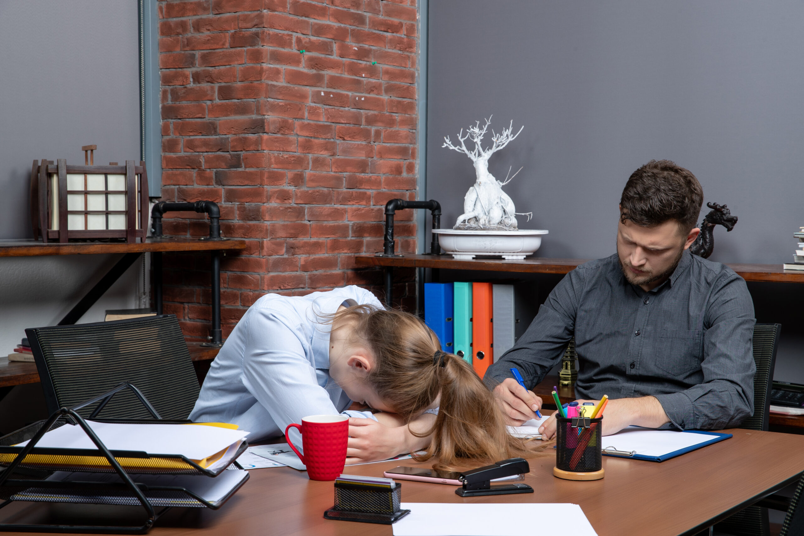 Emotional Burnout vs Physical Fatigue: How to Tell the Difference